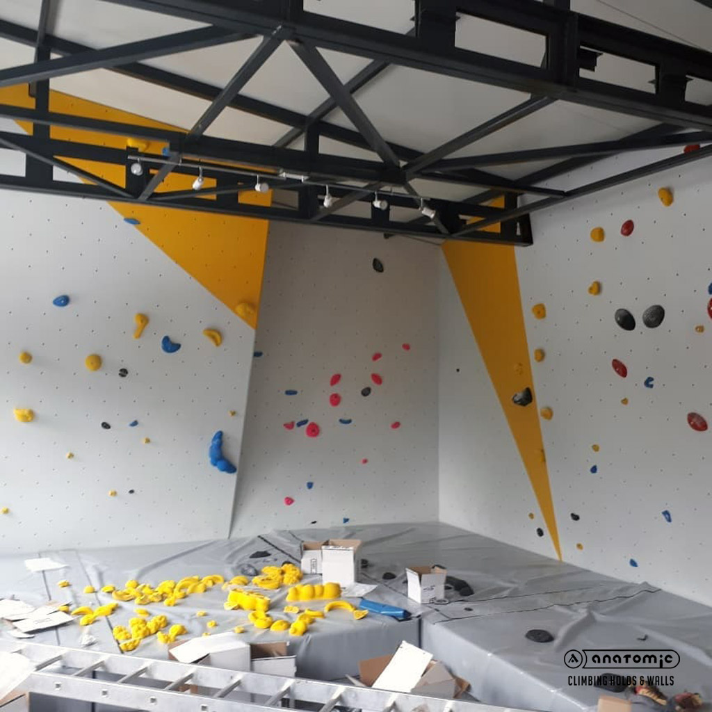Bouldering Wall Happy Holds | Anatomic.sk