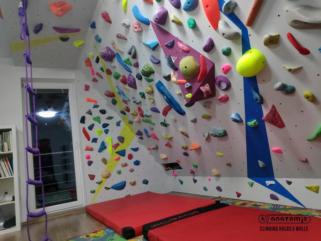 home-bouldering-wall-for-kids-12