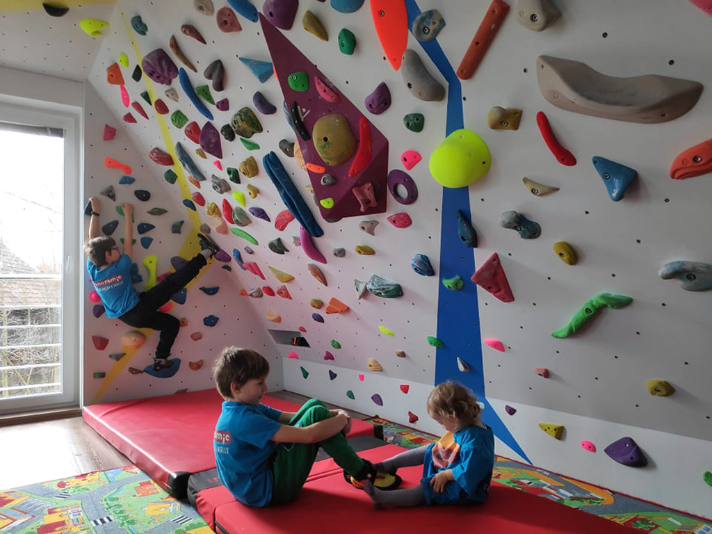 home-bouldering-wall-for-kids-2