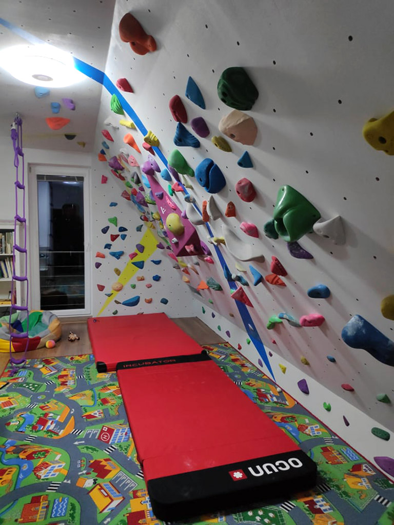 home-bouldering-wall-for-kids-9