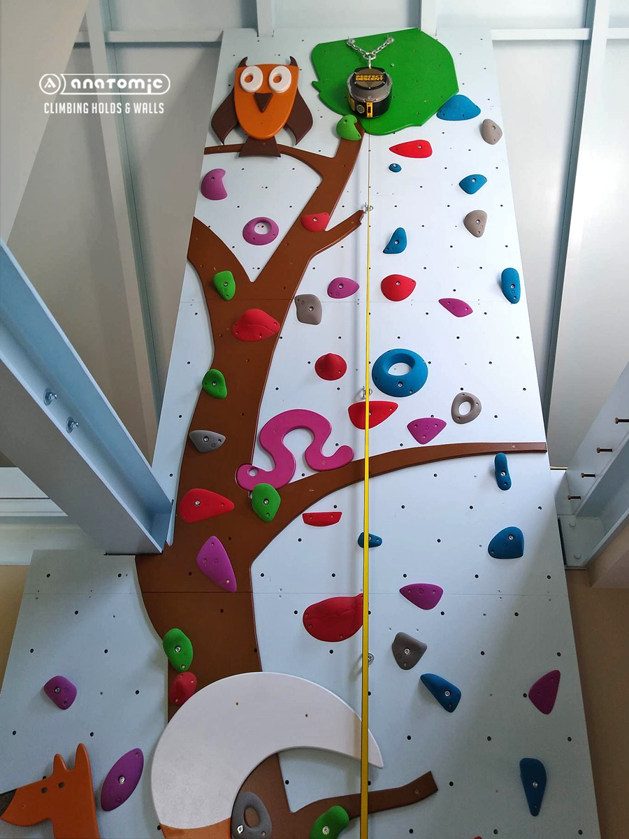 Fun Wall in a family home | anatomic.sk
