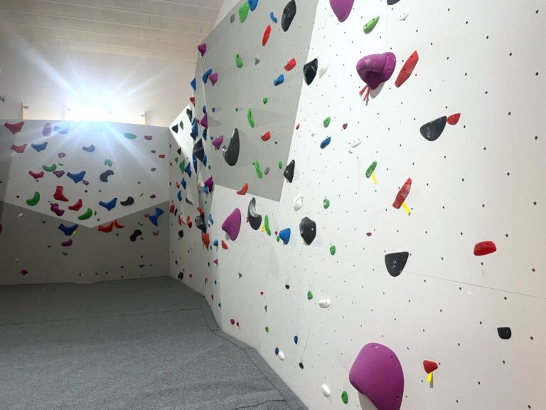 Bouldering section in the climbing center – Skoba Košútka in Martin