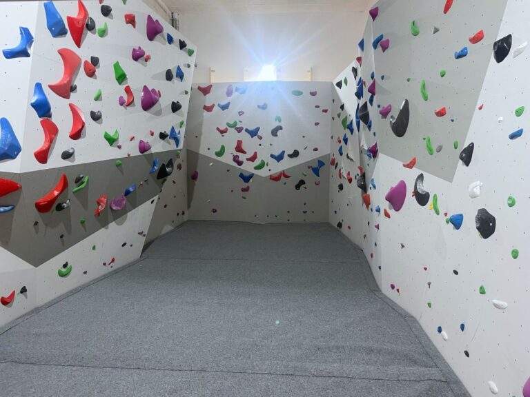 Bouldering section in the climbing center – Skoba Košútka in Martin